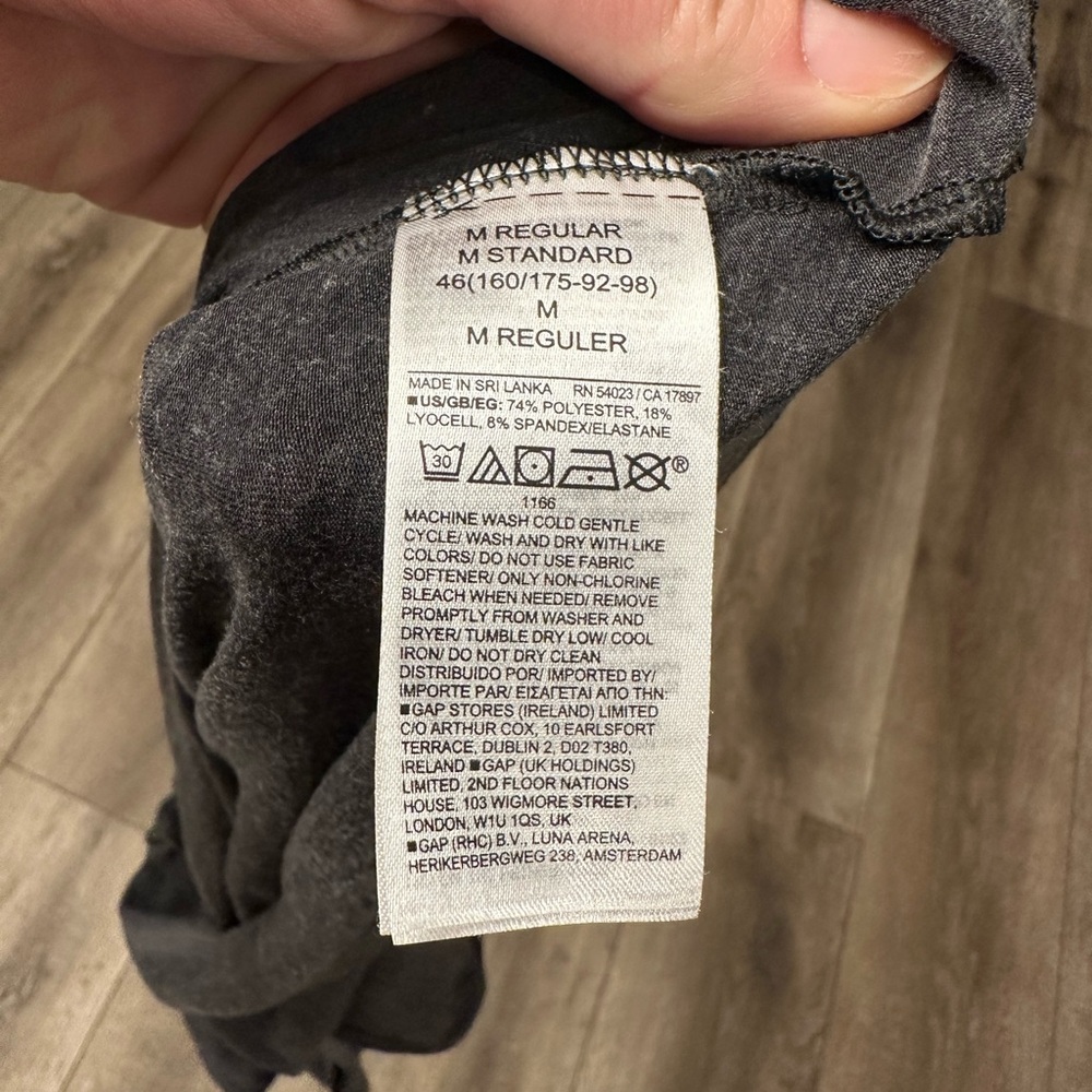 Gap Workout Essentials, 5 Pieces! - image 7